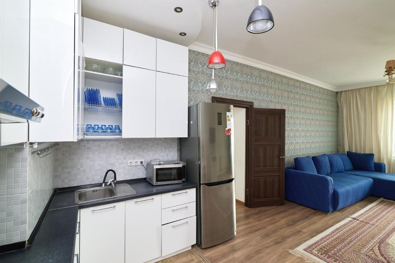 Appartamento Квартира В Самом Центре Столицы Казахстана Akmola Esterno foto